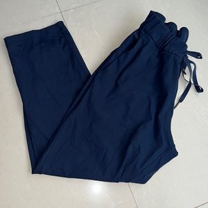 Lululemon Stretch High-Rise Pant 7/8 Length True Navy Size 4 Barely Worn!